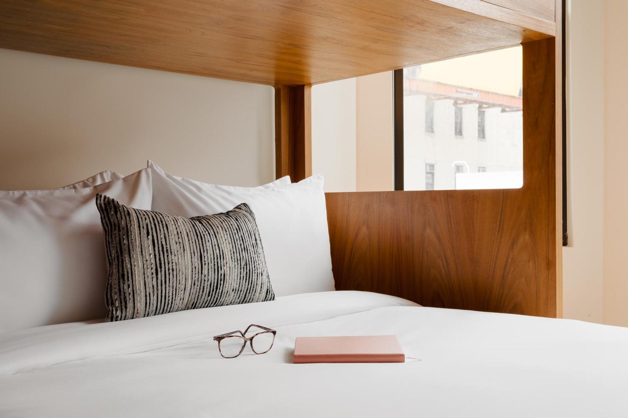Found Hotel Chicago River North Luaran gambar